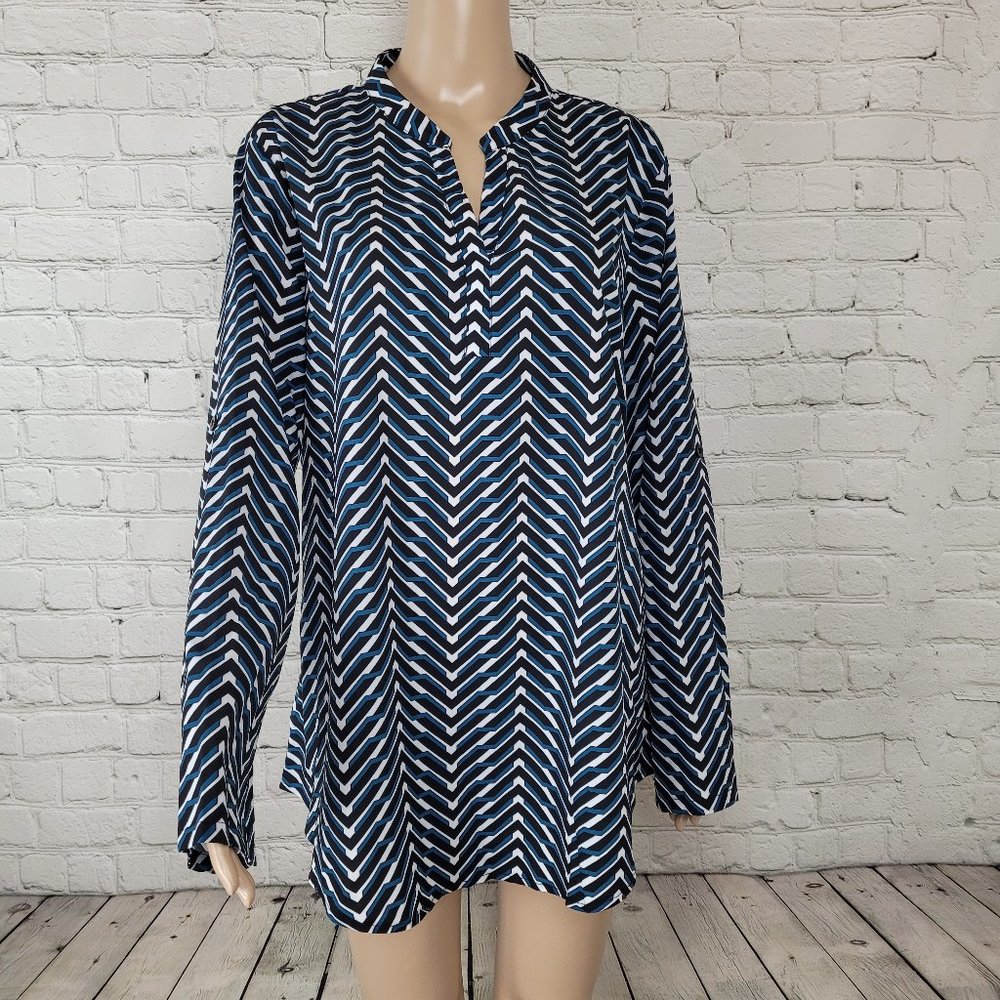 Blouse with Convertible Roll-up Tab Sleeves – Size XL